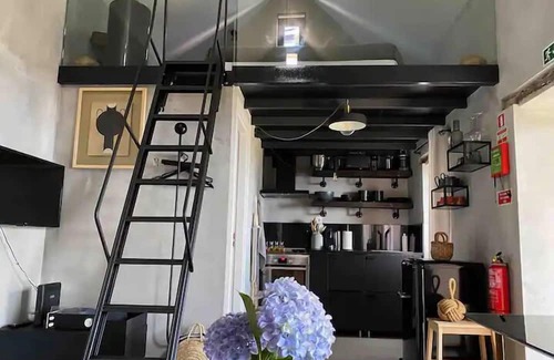 Tabua Cabaña | THE L Lodge Elegant Country Cottage With Garden