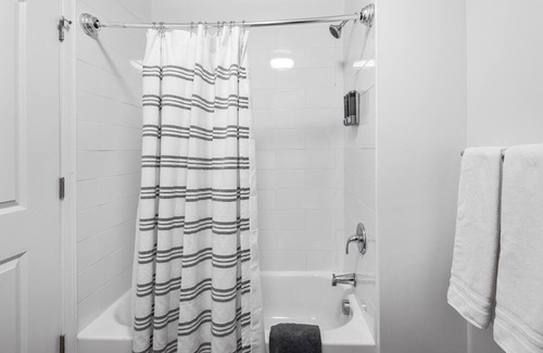 Downtown Newark Apartamento | Open space lux studio 20 mins to NYC