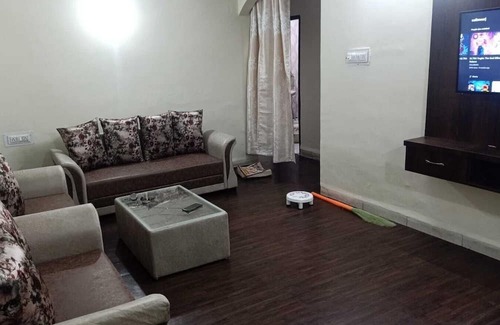 Indore Apartamento | 1300 s.fit full independent flat at mid of city with all amenities