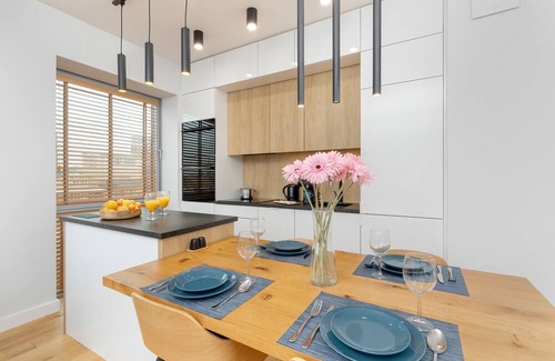 Srodmiescie Apartamento | Port Marine With Sea View by Renters