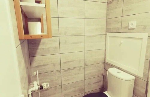 Vaulx-en-Velin Apartamento | Appartement Charmant, parking gratuit