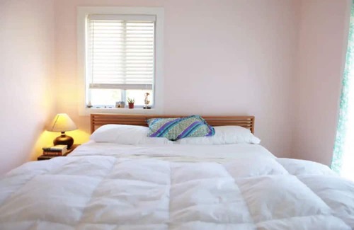 Clearwater Beach Casa | Sun Drenched East Hampton Springs Retreat with Private Beach Pass