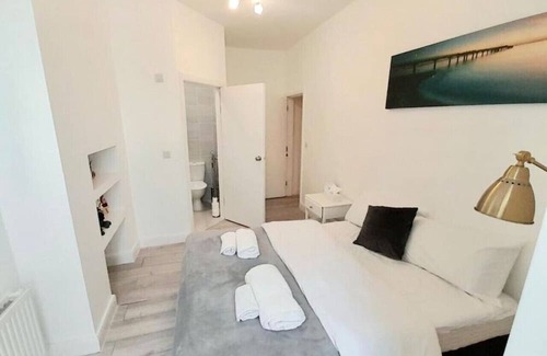 Edgware Casa | Entire 3 bed place in Edgware