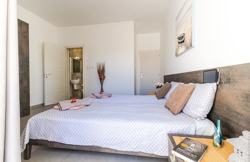 Qawra Apartamento | Brand New 3Bdr 2 Bth Apartment with Terrace C 12 Bugibba