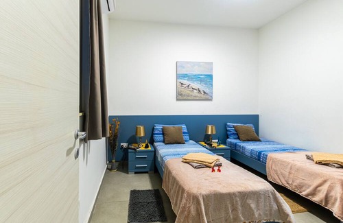 Qawra Apartamento | Brand New 3Bdr 2 Bth Apartment with Terrace C 12 Bugibba