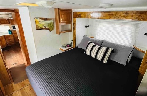 Cross City Casa | North Florida Retreat RV getaway. Pool and pet friendly