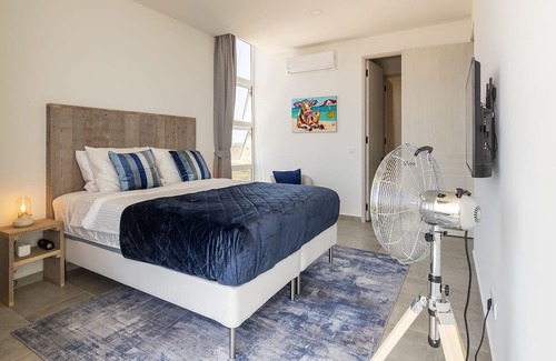 Colon Apartamento | Grand View Residences Luxury Appartement, Pool & Gym. 5 minutes from Willemstad.
