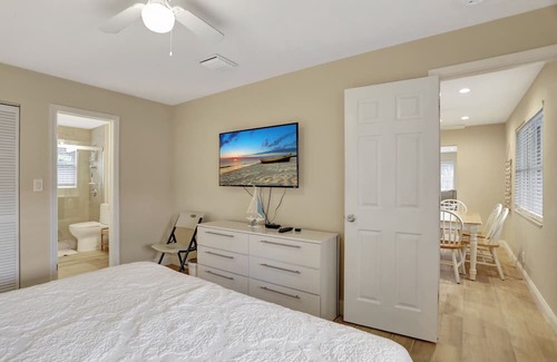Harbor Village Casa | Pompano Beach House 15mins walk to beach.