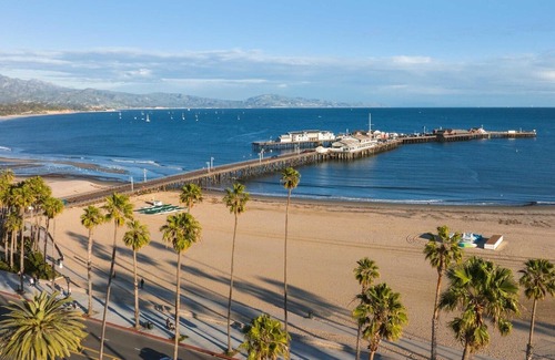 Lower State Casa | Penthouse with Lounge, Private Balcony, Fire Pits