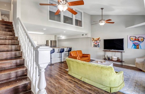Statesboro Apartamento | Eagle s Landing Loft-downtown Above Bull Barrel