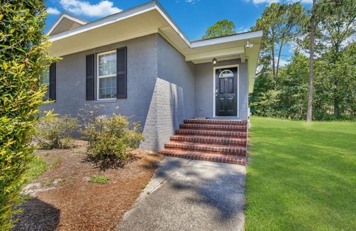 Statesboro Casa | Charming Gray Home- 5 Mins From GSU