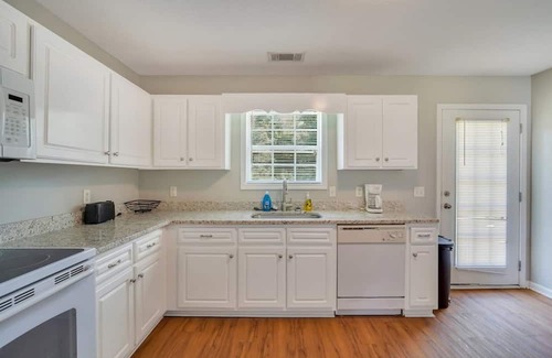 Statesboro Casa | Charming Gray Home- 5 Mins From GSU
