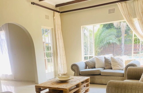 Edenvale Casa | Stay on Baker Road, Gauteng No Loadshedding