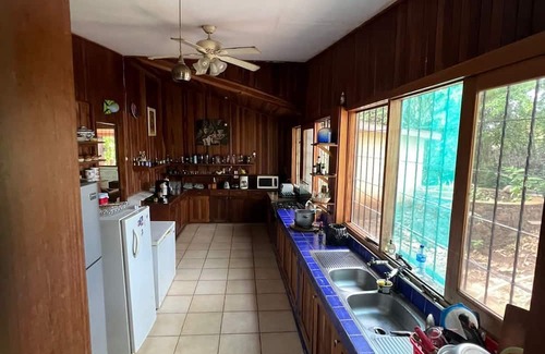 Santa Cruz Otro | Spacious rustic lakefront house overlooking Maderas volcano