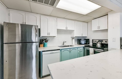 Galveston Casa | Pet-friendly home on the canal <1 mile to beach! Large top deck to enjoy.