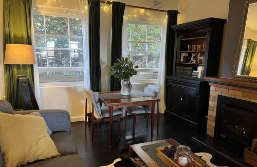 Cremorne Apartamento | Peaceful ground floor oasis | Minutes to fabulous harbor bays & views