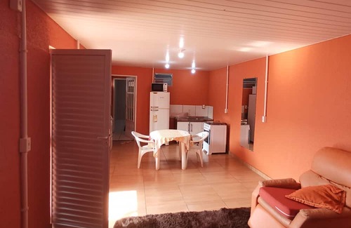 Regiao Norte Casa | Casa Fundos p 3 Pessoas com Ar-cond. Wifi Garagem Coberta Cozinha