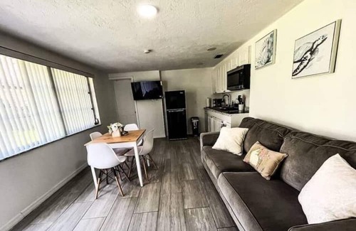 Marthas Vineyard Apartamento | Comfy Unit near Port R Beaches/ Adv. Park/