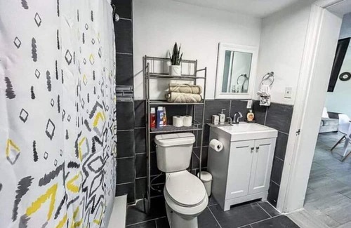 Marthas Vineyard Apartamento | Comfy Unit near Port R Beaches/ Adv. Park/