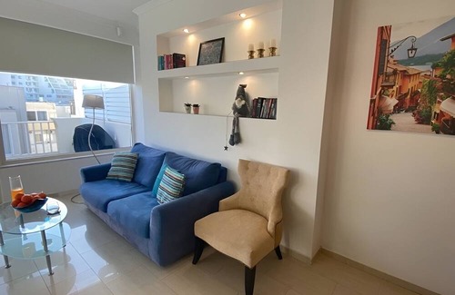 Sliema Apartamento | Sliema Cosy Penthouse with BBQ