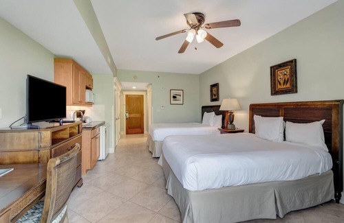 Sandestin Condominio | 5th Floor Charm: Recently Renovated Studio with Double Queen Beds, Kitchenette, and Modern Comfort at Sandestin Golf and Beach Resort!