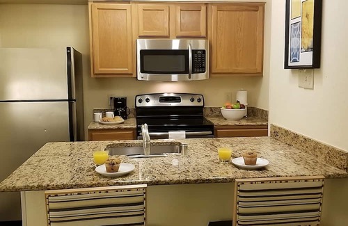 White Station Casa | Relax and Unwind! Pets Allowed, Near Fire Museum of Memphis!