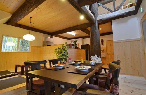 Kofu-cho Alquiler De RV | White walled log cottage 10 people Swing ope / Maniwa City Okayama