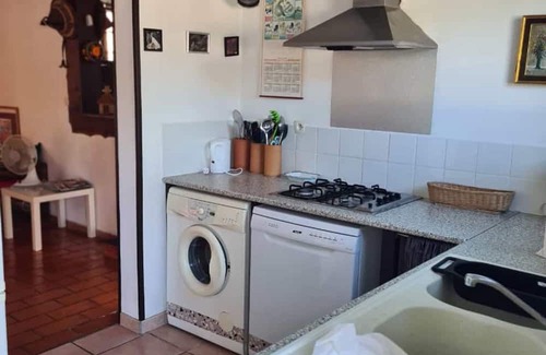 Boisredon Casa | Holiday Home 'La Font Des Ânes' with Lake View, Wi-Fi and Air Conditioning