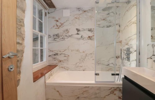 Swanage Cabaña | PURBECK HOTEL APARTMENTS - FLAT 1, pet friendly in Swanage