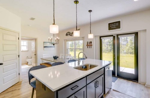 Cedar Grove Casa | New! 4BR Beach Bliss -15-Mins Getaway Sleeps 12