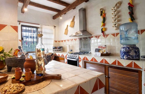 Marina Vallarta Apartamento | Pool, Beach & Rustic Charm in Marina Vallarta