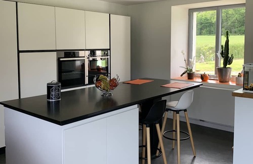Allaire Casa | Maison de Campagne Moderne, Grands Espaces Tranquillité Assurée !