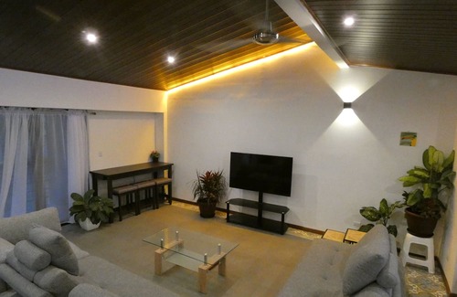 Turrialba Apartamento | Lilu Café Apartment - Hot Breakfast Included