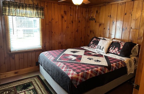 Belgrade Cabaña | Black bear cottage in desirable pinkhams cove in great pond