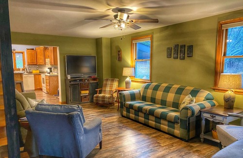 Weedville Otro | Spacious 1 Bedroom, 1 Bath, 10 minutes from Benezette
