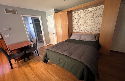 Milford Casa | Detached in law suite. Murphy bed, close to the hospital, 20 mins from the beach