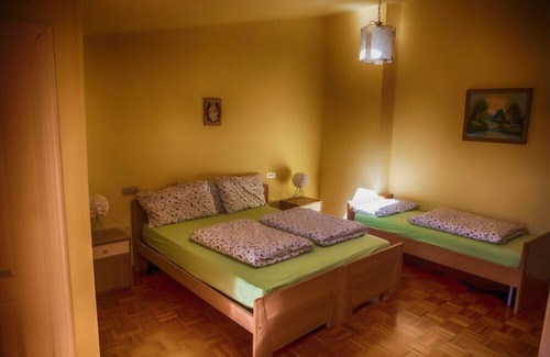 Oldesio Apartamento | Apartment 'Mimosa' with Lake View, Shared Terrace and Wi-Fi