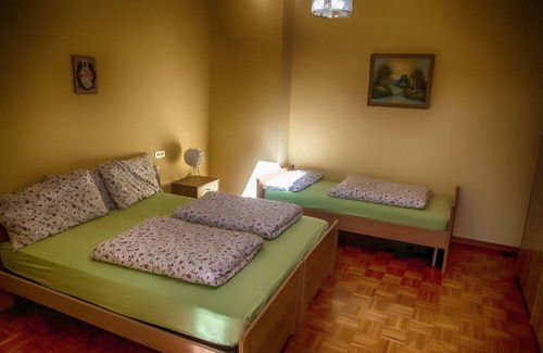 Oldesio Apartamento | Apartment 'Mimosa' with Lake View, Shared Terrace and Wi-Fi