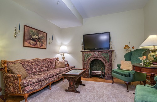 Middletown Casa | Middletown Getaway w/ Fire Pit & Multi-Level Deck!
