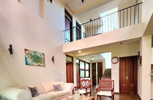 Kaduwela Cama Y Desayuno | Spacious luxury room-Beautiful views