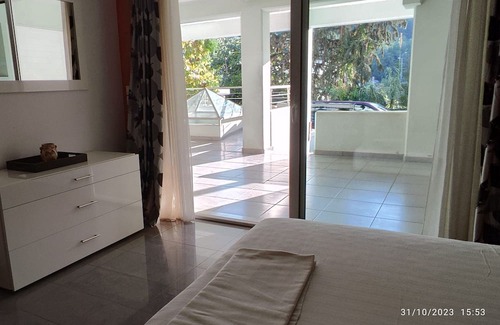 Galatsi Apartamento | Comfortable and cosy apartment with plenty of space in Panorama forested hills