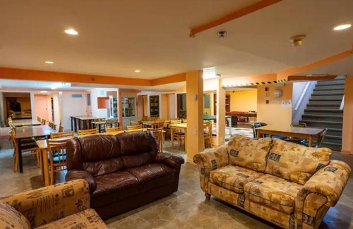 Mauricie Casa | 304 Spacious Family Room