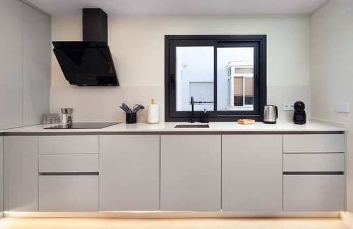 Gamarra Apartamento | Live Like a Local: Your Comfortable Retreat at Pasaje Igueldo, Málaga!