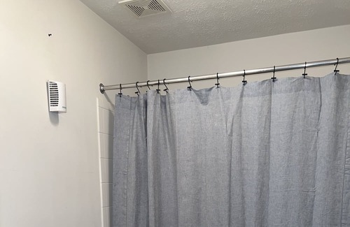 Rossville Casa | Beautiful room tailored to travel nurses in nearby Batlimore hospitals!