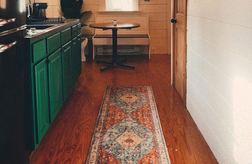 Gallipolis Ferry Cabina | Cozy Cabin in The Woods — Romantic Getaway