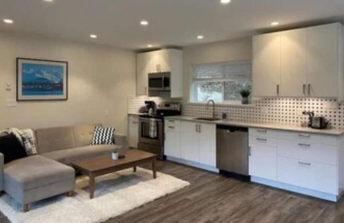 Halfmoon Bay Casa | A beautiful summer 1 brm cottage located in Halfmoon Bay Resort fully furnished.