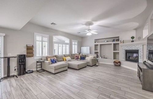 Tustin Casa | Cozy California Home