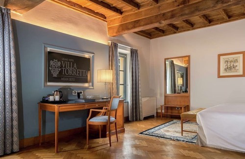 Rondo - Torretta Casa | Central Hotel: Great Amenities, Paws Welcome, Close to GAM Milano!