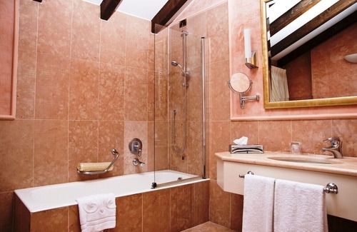 Rondo - Torretta Casa | Comfort Stay: Onsite Parking, Bike Through Parco Nord, Pets Welcome!