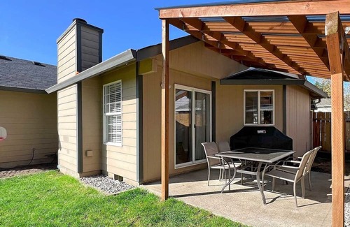 Mill Plain Casa | Cascadia Comfort Home on 166th #42006